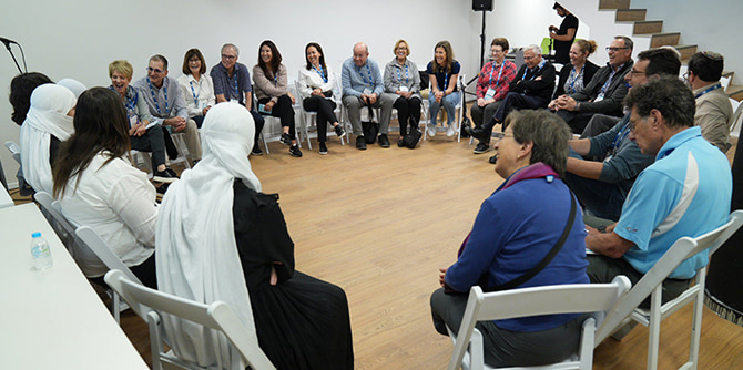 Meeting with Mandel graduate Maisa Halabi Alshiech at the Lotus Initiative (Photo: Simanim)