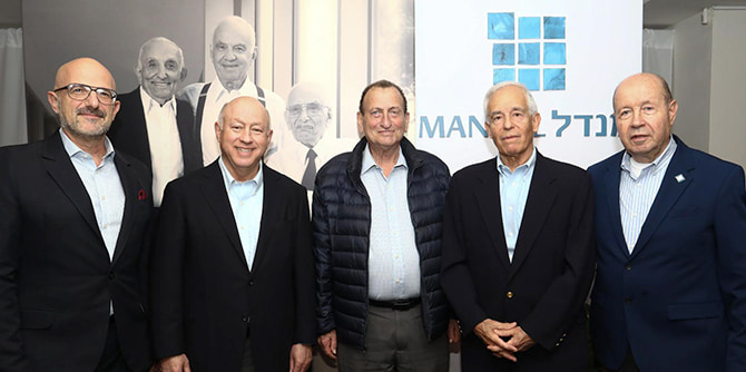 Gilad Tokatli, Steve Hoffman, Ron Huldai, Professor Jehuda Reinharz, and Moshe Vigdor (Photo: Sivan Faraj)